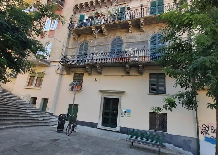 ゲストハウス La Bandiera Blu ラ・スペツィア